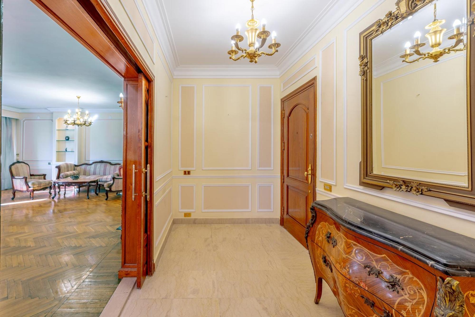 Royal 3 Bedrooms Le Caire