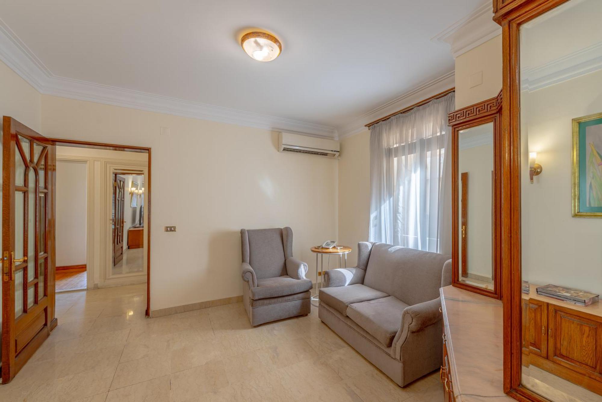Royal 3 Bedrooms *