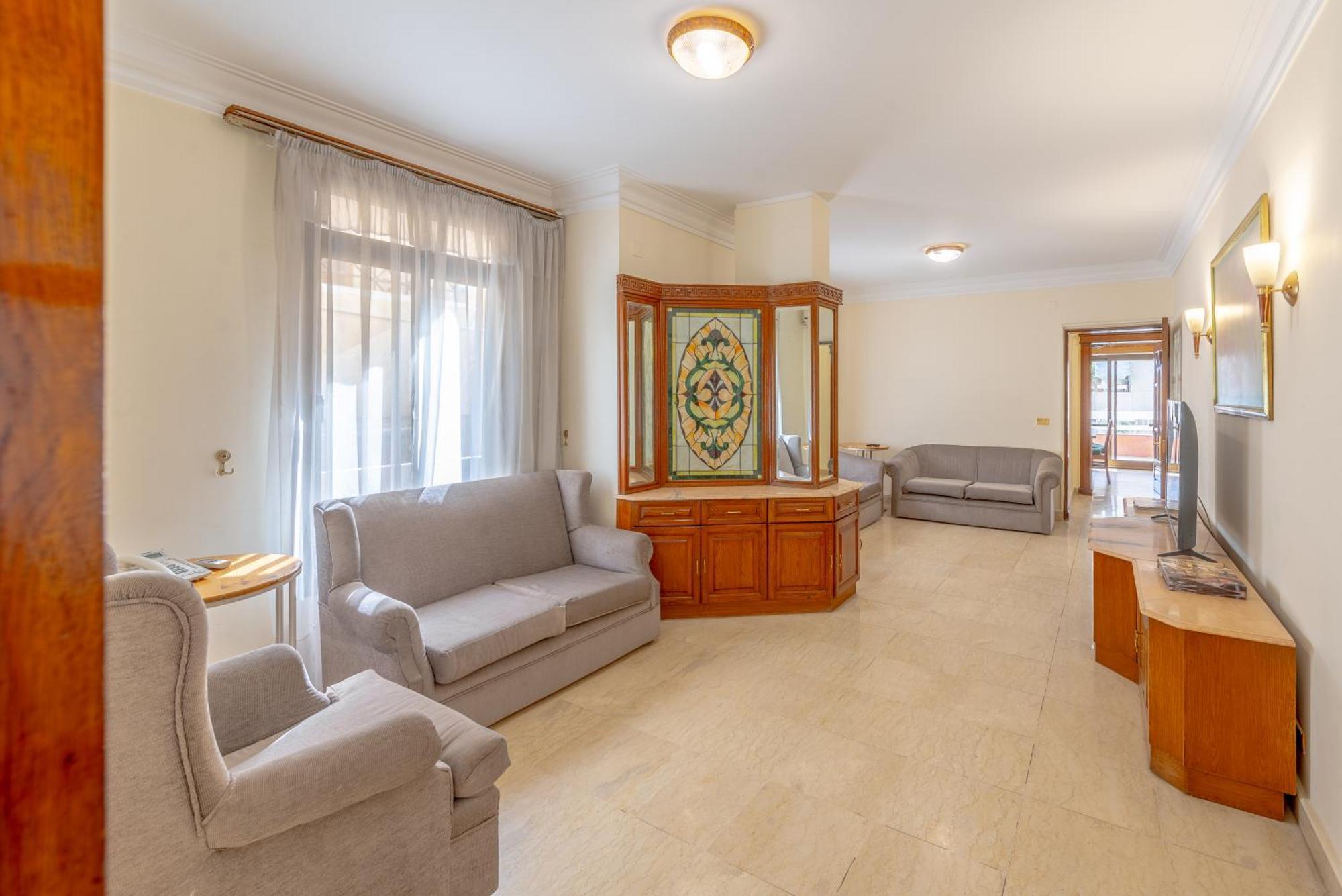 Royal 3 Bedrooms *