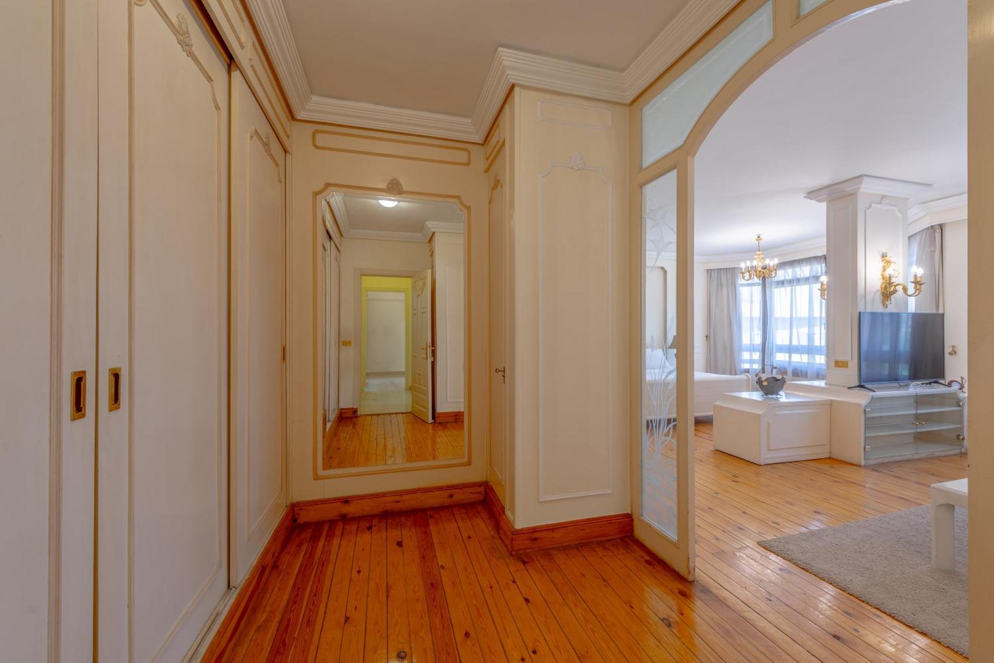 Royal 3 Bedrooms