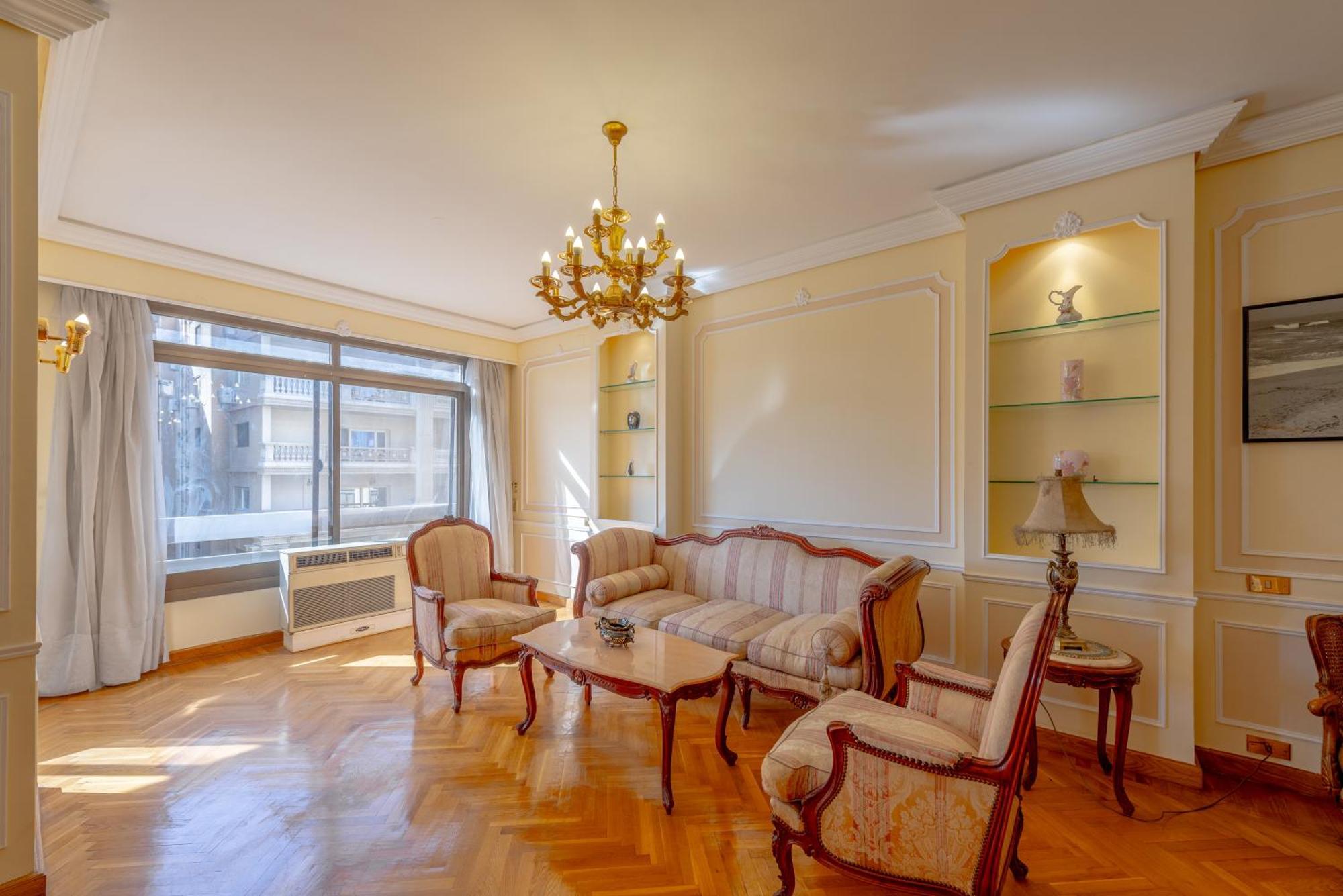Royal 3 Bedrooms *