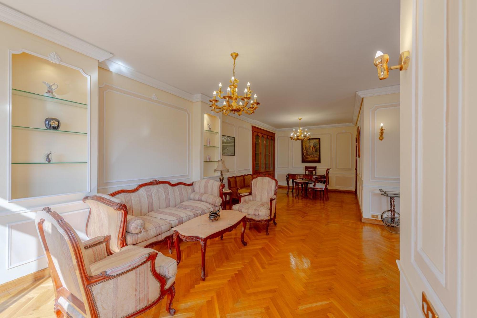 Royal 3 Bedrooms * Le Caire