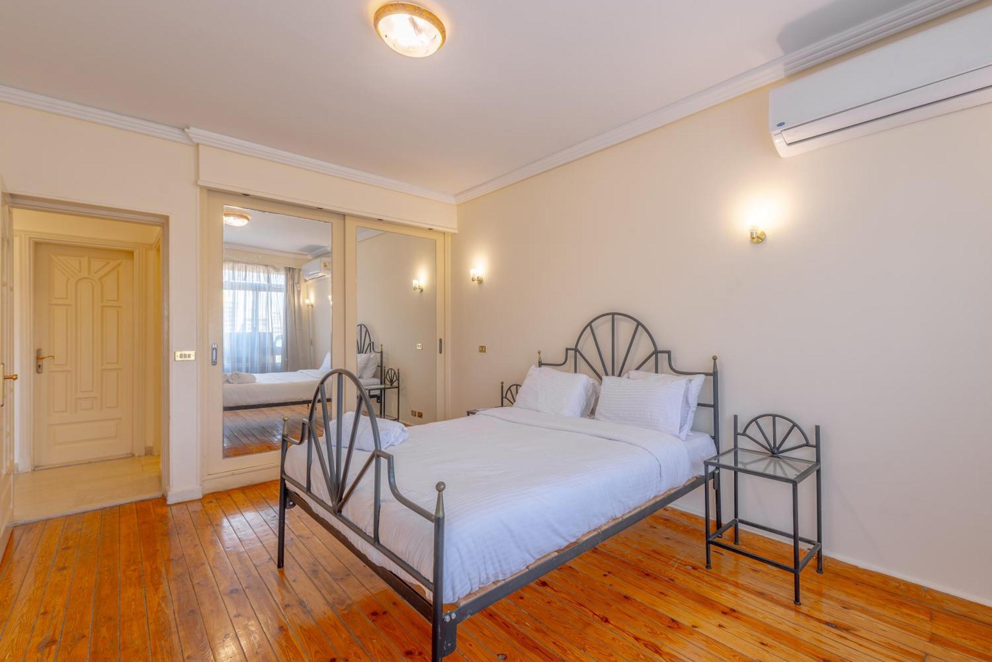 Royal 3 Bedrooms * Kairo