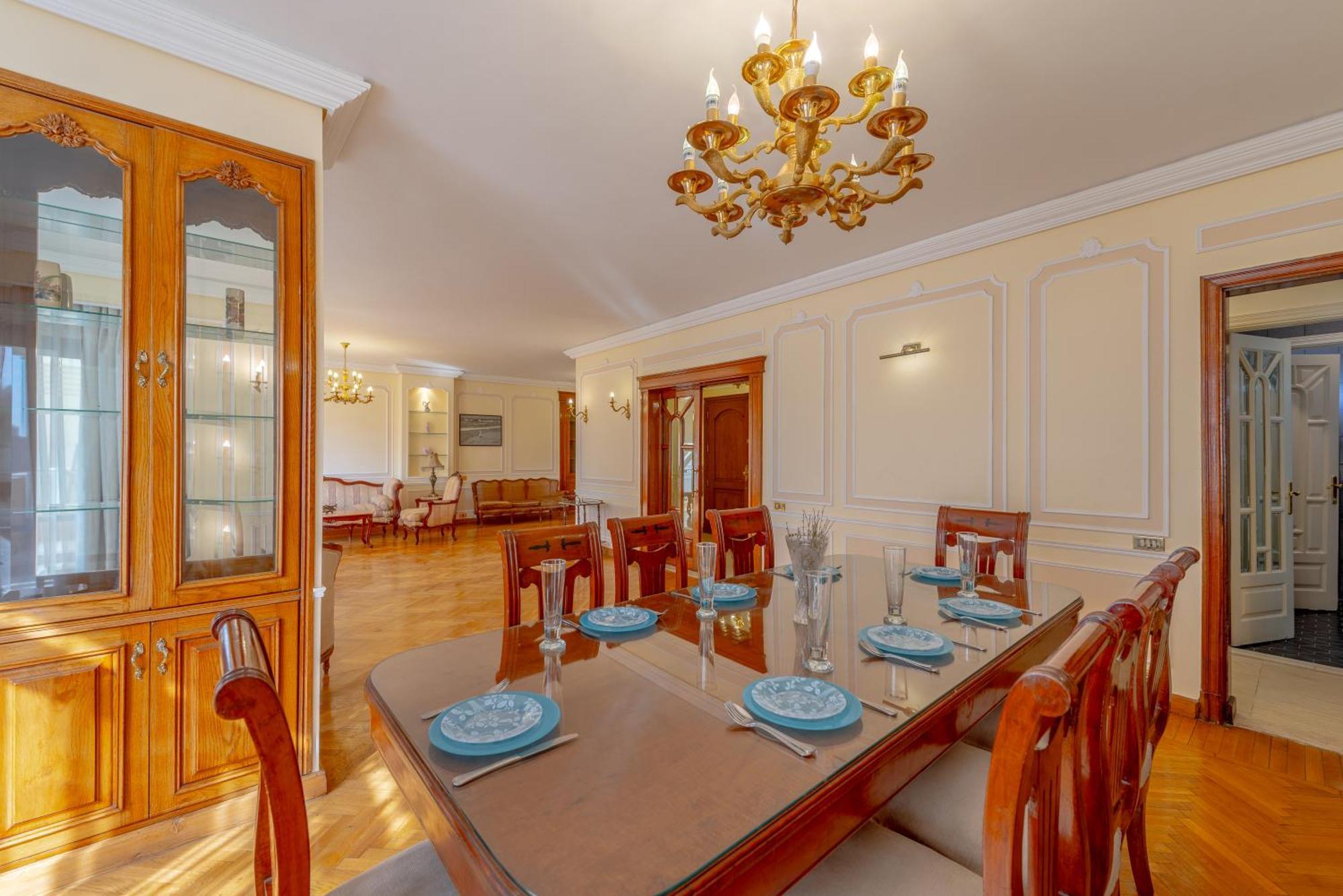 Apartment Royal 3 Bedrooms *